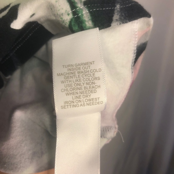 Abstract Michelle Bohot Bisou Bisou Tank Top - Picture 7 of 7